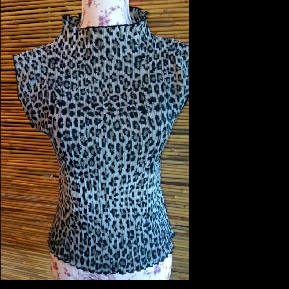E.K. Designs Leopard Shell Sz L
